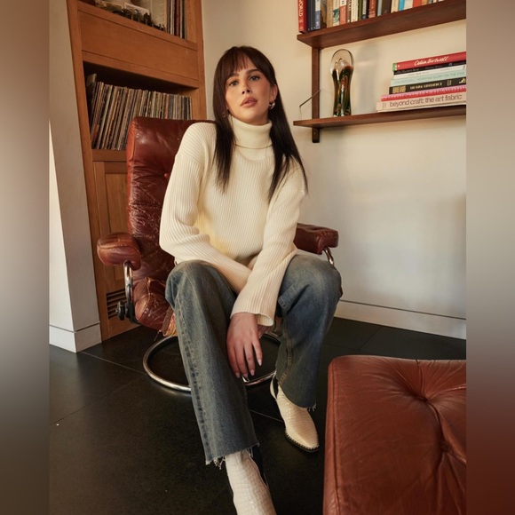 Backyard Roses Hannah Sweater Size Small NWT - Picture 2 of 10